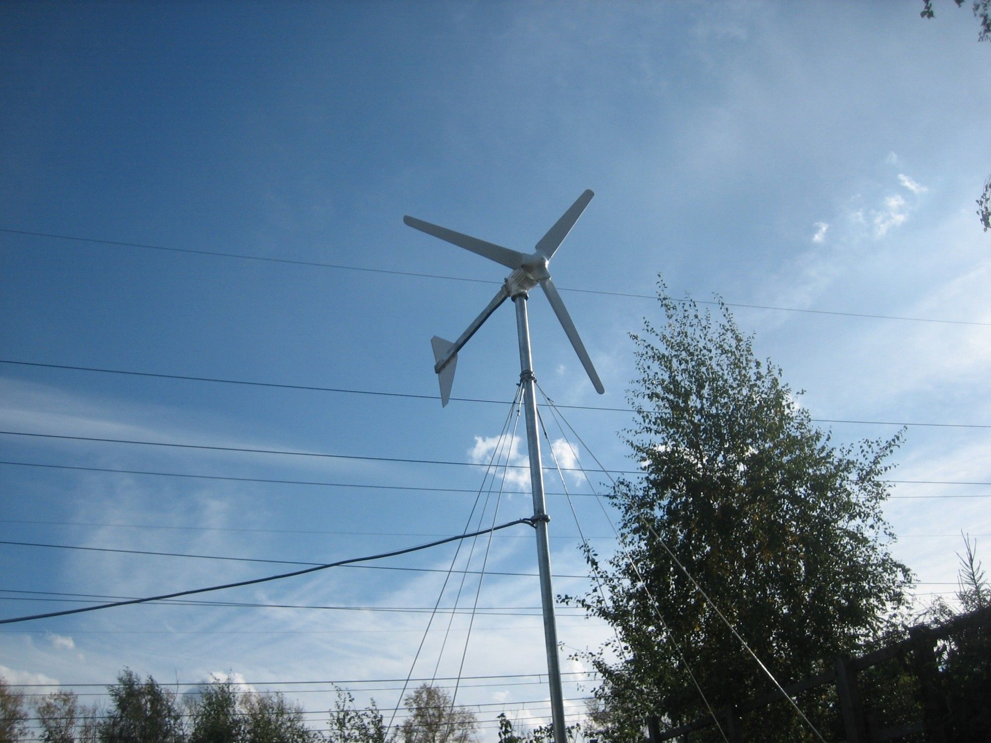Ветро-солнечная система автономного электроснабжения на базе ВГ SWG 0.5 кВт на мачте 6 м